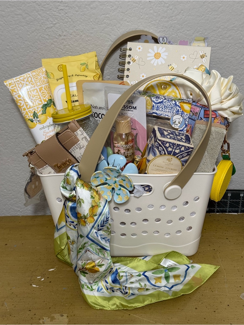 Tote Lemon Beauty Gift Basket